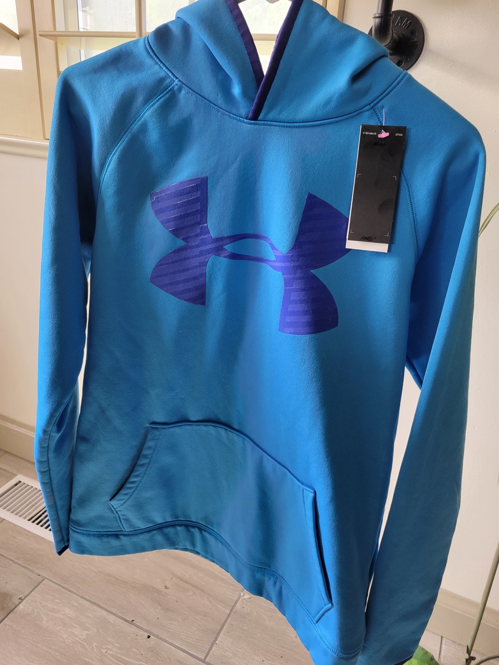 Nwt Youth XL Or Sz Medium Under Armour Blue/teal Hoodie with Dark Blue Logo
